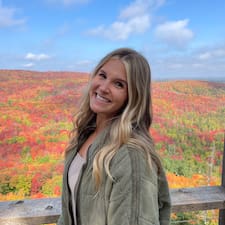 Courtney, Airbnb guest